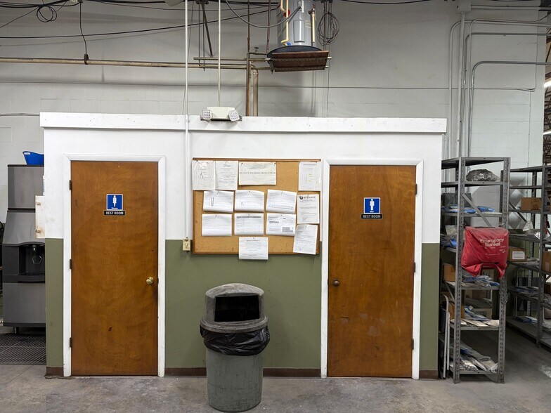 More Photos Of 1022 County Line Rd, Lakeland Industrial For Sale
