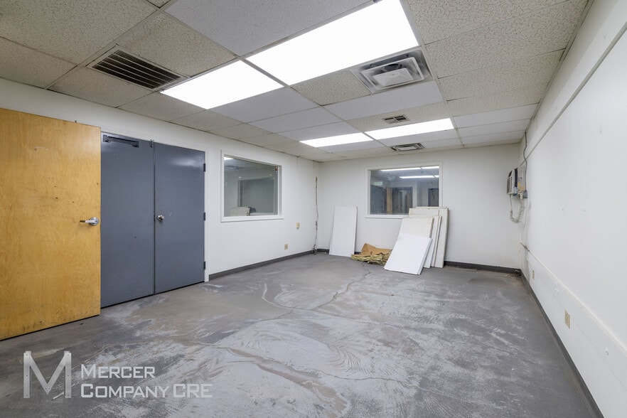 More Photos Of 400 Glade Ave, Oklahoma City Manufacturing For Lease