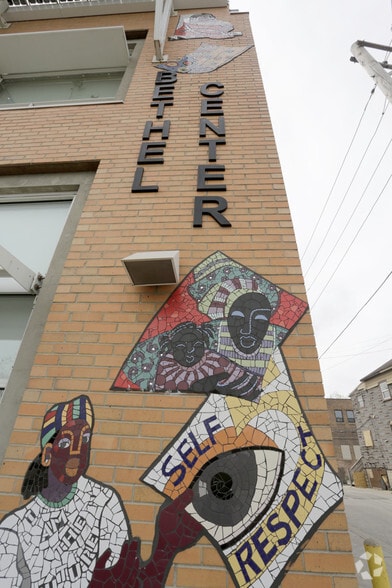 More Photos Of 304-316 N Pulaski St, Chicago Storefront Retail Office For Sale