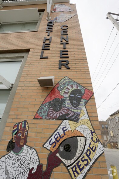 More Photos Of 304-316 N Pulaski St, Chicago General Retail For Sale