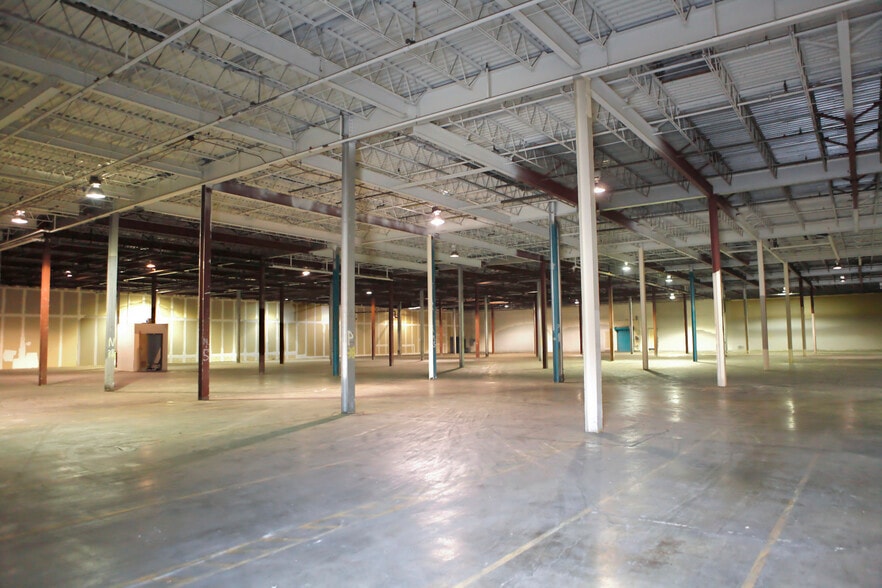 More Photos Of 460 Buffalo Rd, Rochester Warehouse For Lease
