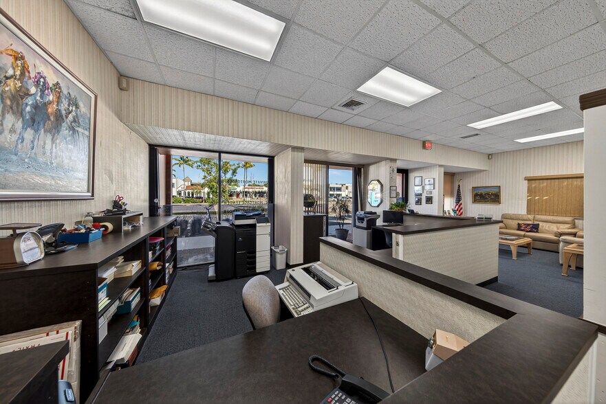 More Photos Of 3050 E Commercial Blvd, Fort Lauderdale Office For Sale