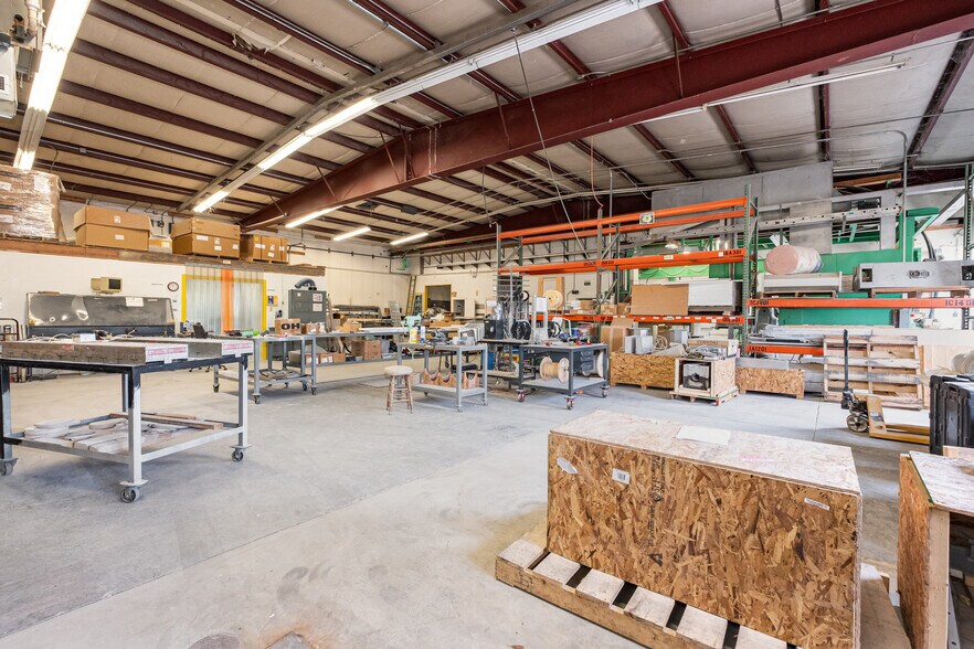 More Photos Of 330 N Front St, Ripley Flex For Sale