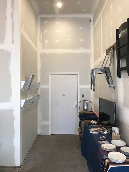 More Photos Of 2541-2549 E Cambria St, Philadelphia Warehouse For Lease