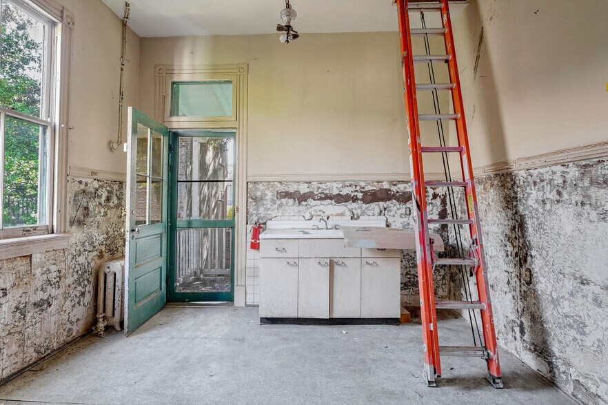 More Photos Of 818 Royal St, New Orleans Freestanding For Lease