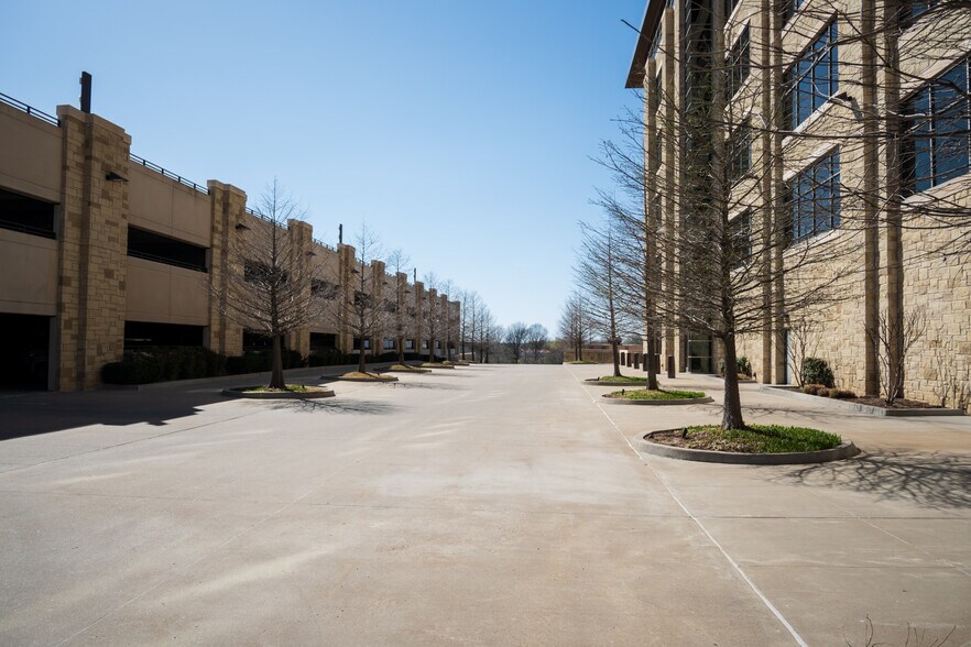 More Photos Of 8200 S Unit Dr, Tulsa Office For Lease