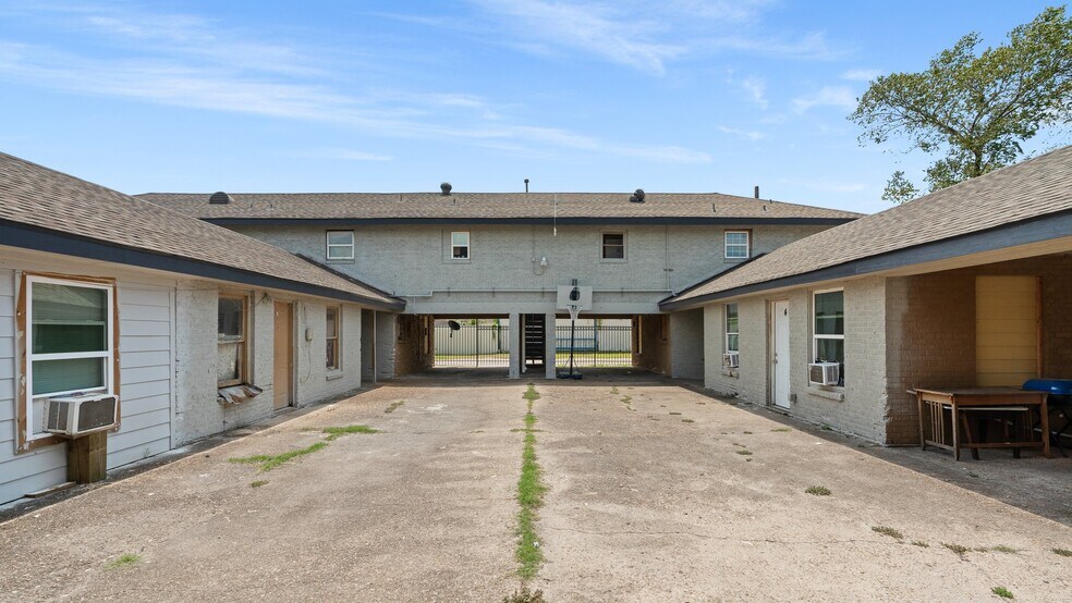 More Photos Of 8221 Brumblay St, Houston Multifamily For Sale