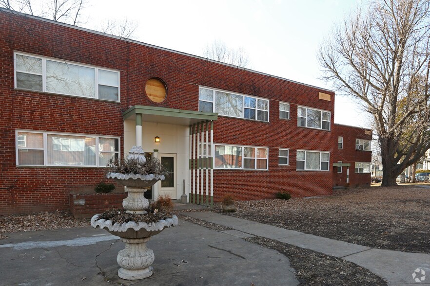 More Photos Of 1101 Washington Ave, Alton Apartments For Sale