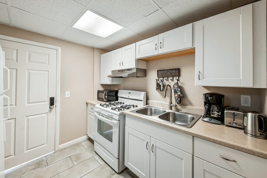 More Photos Of 3378 S 2300 E, Salt Lake City Medical For Sale