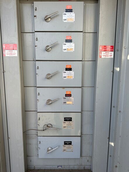 More Photos Of 6262 N 57th Ave, Glendale Manufacturing For Sale