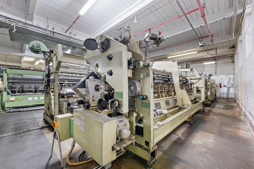 More Photos Of 312 W Luther Ave, Liberty Manufacturing For Sale