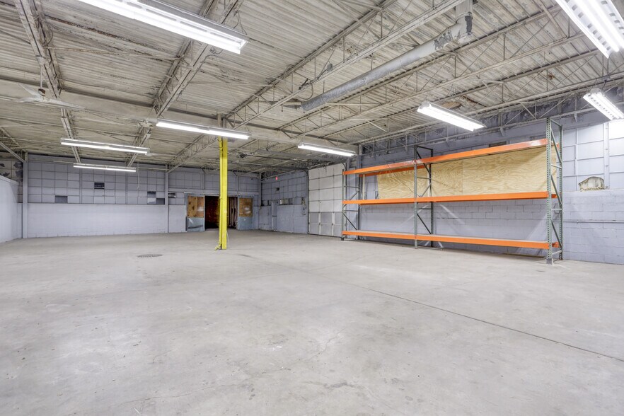 More Photos Of 14257 Tireman Ave, Dearborn Warehouse For Sale
