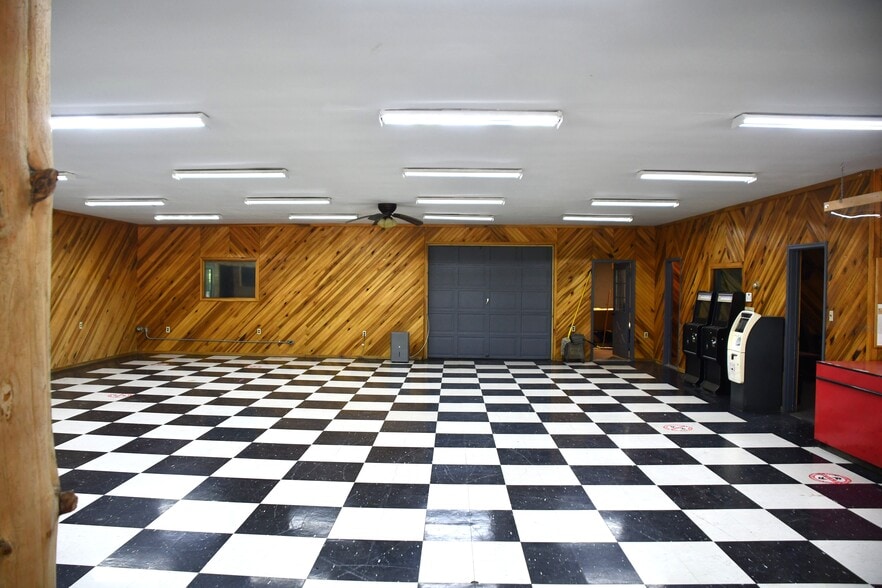 More Photos Of 138 Chestnut St, Marienville General Retail For Sale