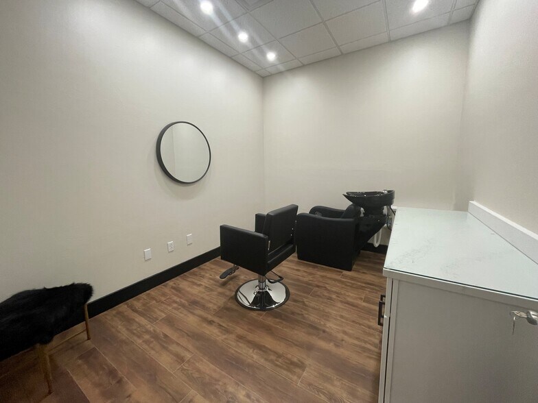 More Photos Of 8971 Daniels Center Dr, Fort Myers Medical For Lease