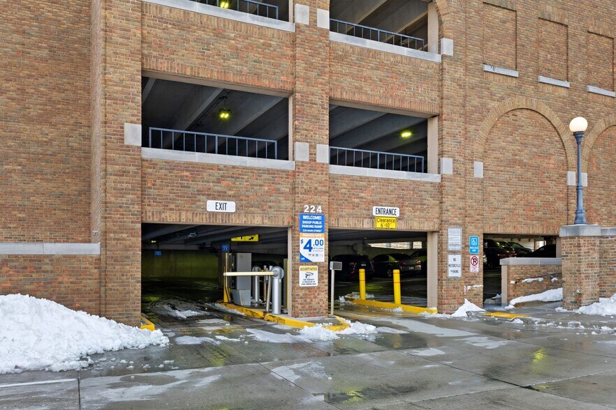 More Photos Of 228 Main St, Racine Restaurant For Sale