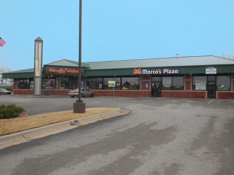 More Photos Of 3305 W Central Ave, Wichita Freestanding For Lease