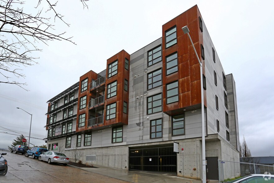 More Photos Of 4780 SE Milwaukie Ave, Portland Apartments For Sale
