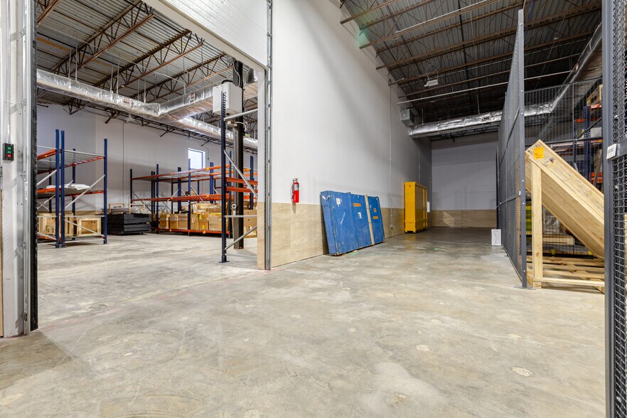 More Photos Of 1960 Crossbeam Dr, Charlotte Light Distribution For Sale