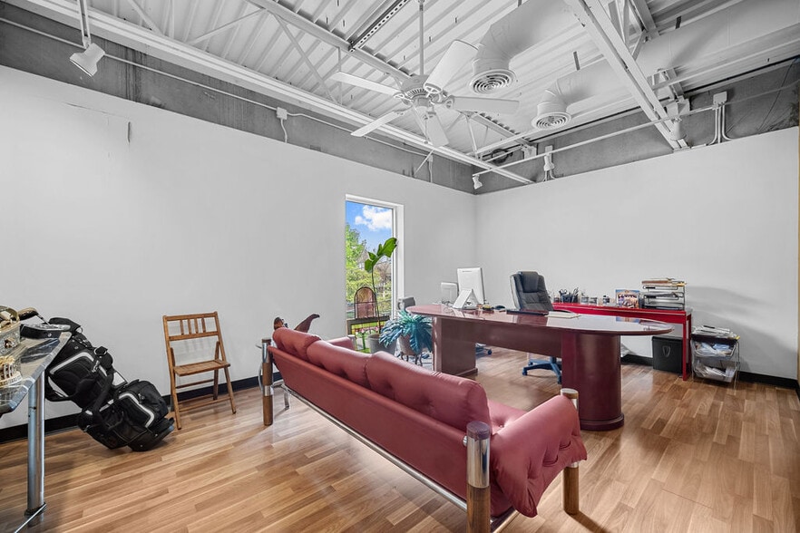 More Photos Of 2909 San Jacinto St, Dallas Loft Creative Space For Sale