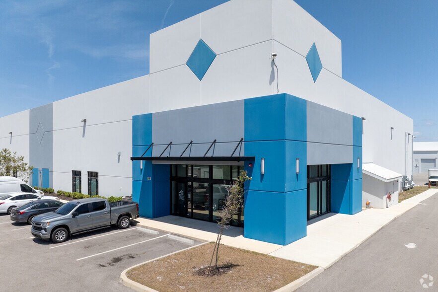 More Photos Of 16311 Domestic Ave, Fort Myers Industrial For Sale