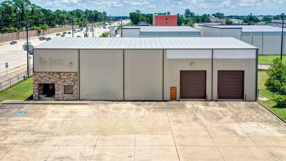 More Photos Of 828 Fm 1960 Rd, Houston Warehouse For Lease
