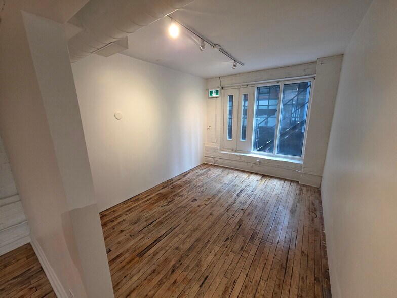 More Photos Of 24 Mercer St, Toronto Loft Creative Space For Lease