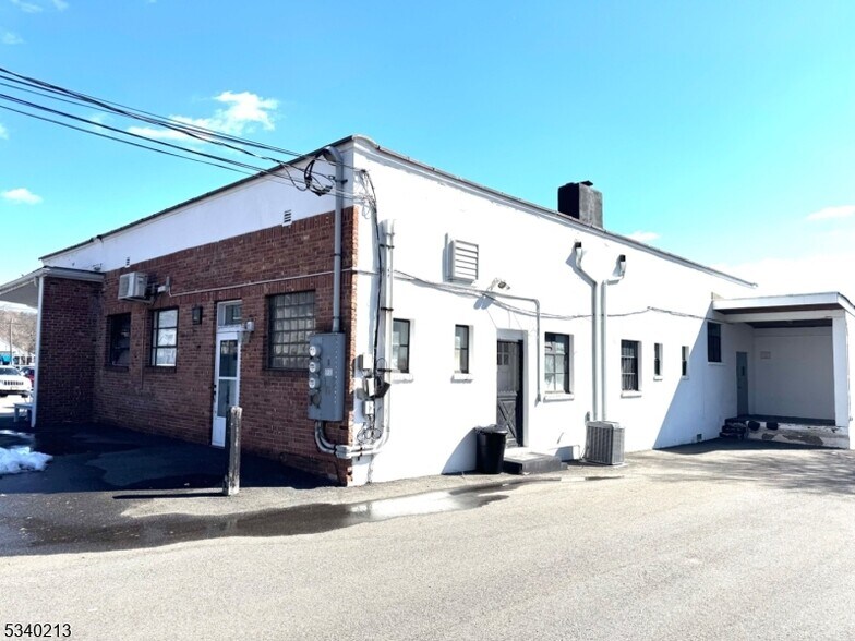 More Photos Of 40 Lake Dr W, Wayne Post Office For Sale