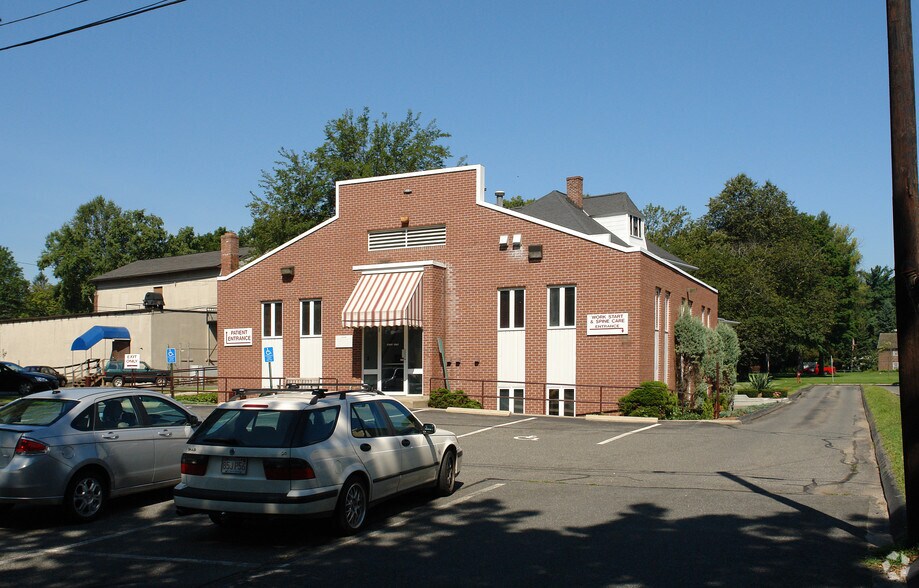 More Photos Of 71 Park Ave, West Springfield Medical For Sale