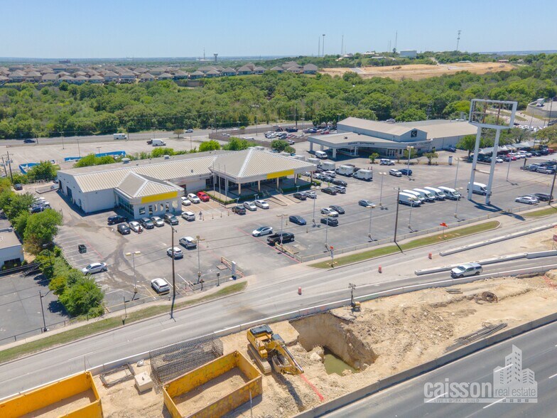 Primary Photo Of 12528 N Interstate 35, Live Oak Auto Dealership For Lease
