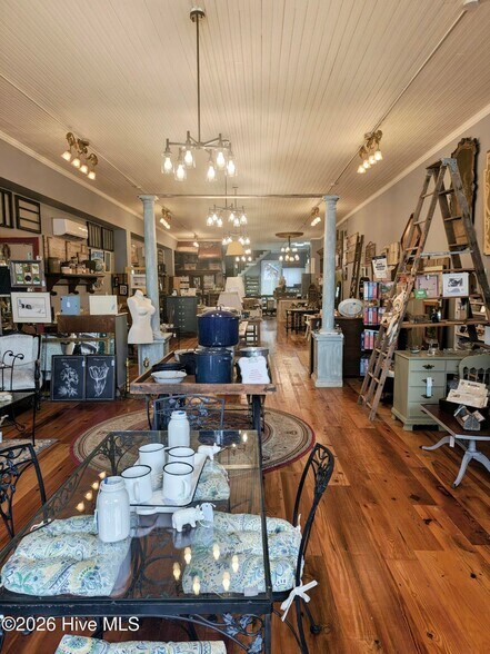 More Photos Of 112 E Main St, Washington Storefront Retail Office For Sale
