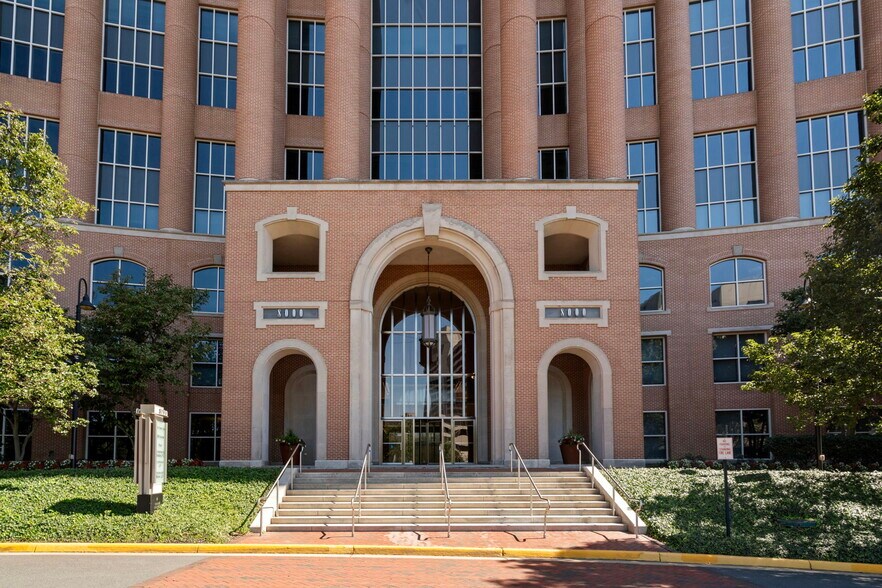 More Photos Of 8000 Towers Crescent Dr, Vienna Office For Lease