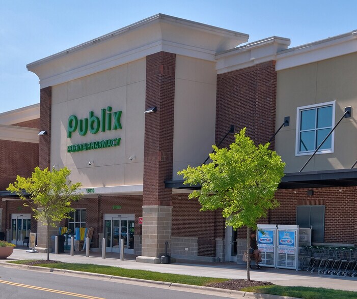 More Photos Of 14013 N Creek Village Dr, Huntersville Unknown For Lease