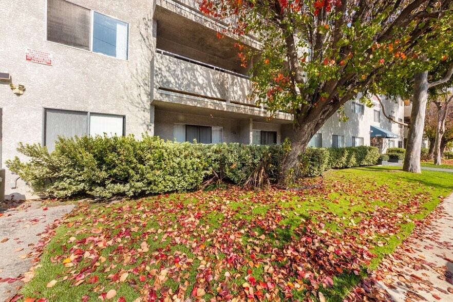 More Photos Of 13951 Moorpark St, Sherman Oaks Apartments For Sale