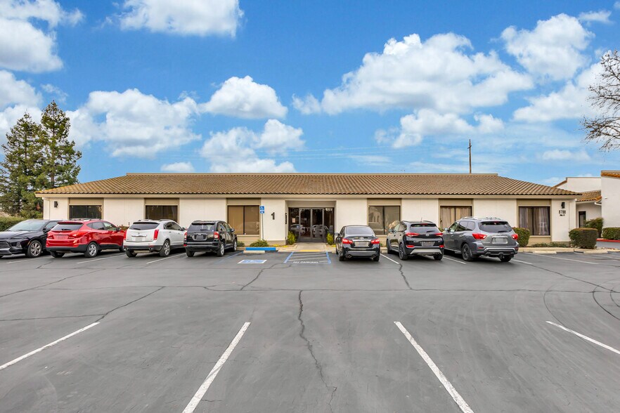 More Photos Of 8788 Elk Grove Blvd, Elk Grove Unknown For Lease