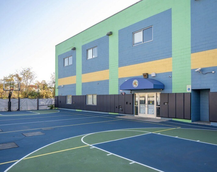 More Photos Of 2917 NE 8th St, Washington Schools For Sale