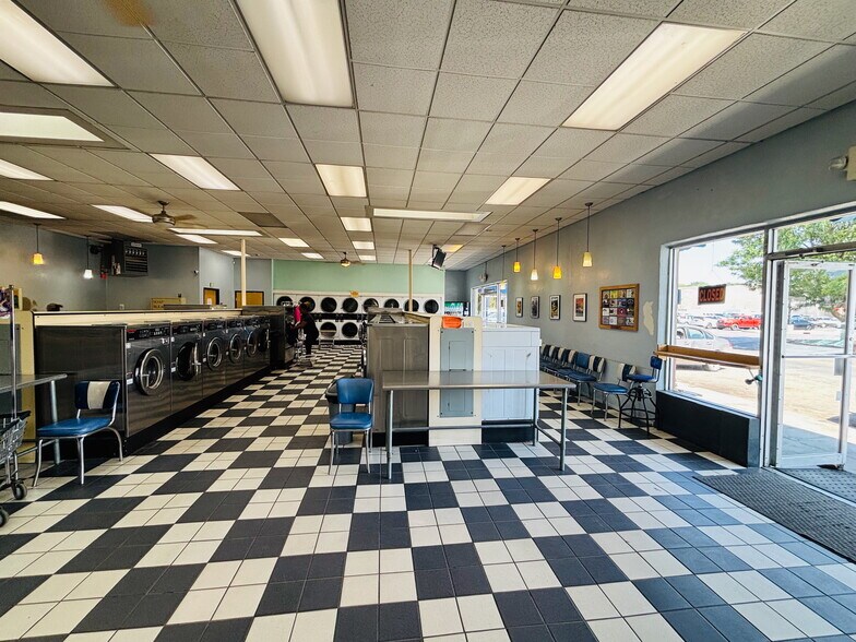 More Photos Of 224 Paseo del Pueblo Sur, Taos Storefront For Sale