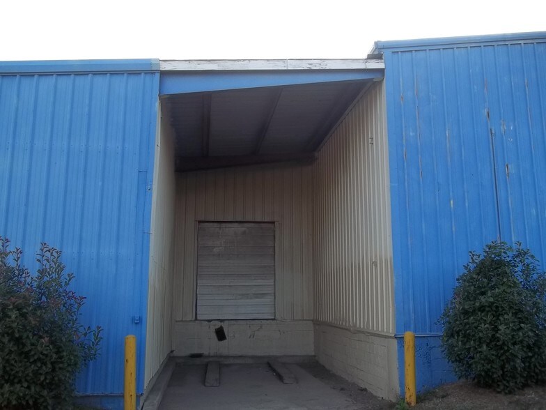 More Photos Of 9151 Liberia Ave, Manassas Warehouse For Lease