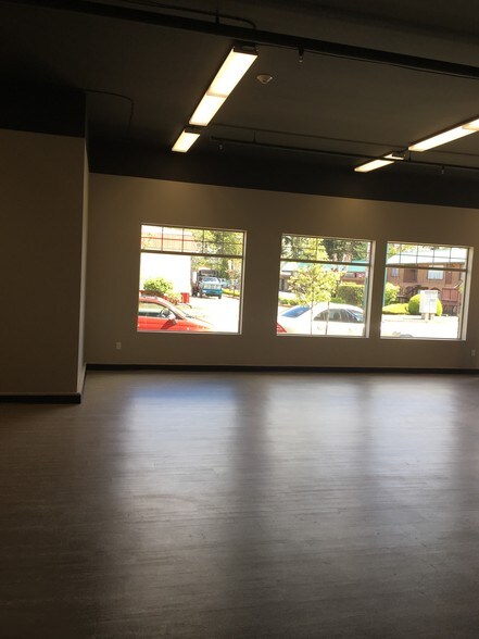 More Photos Of 4020-4025 NE 3rd Pl, Renton Storefront For Sale