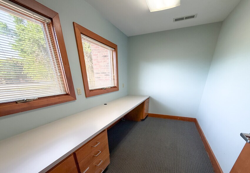 More Photos Of 3610 Moore Duncan Hwy, Moore Medical For Lease
