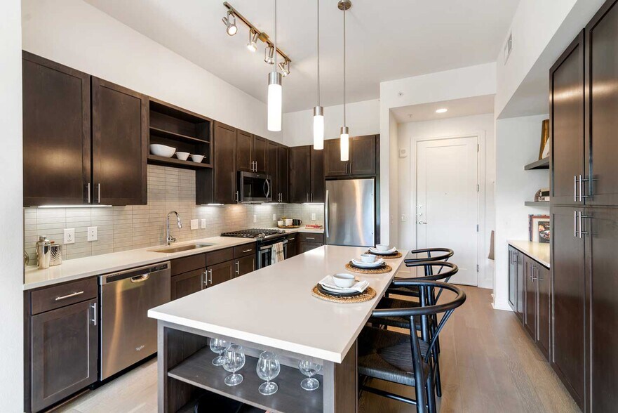 More Photos Of 3200 McKinney Ave, Dallas Multifamily For Sale