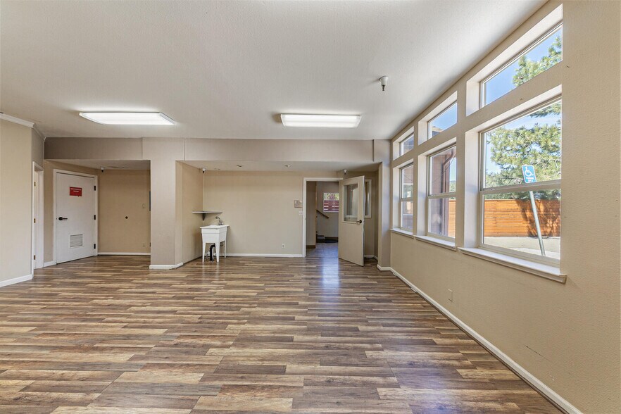 More Photos Of 12315 Deerfield Dr, Truckee Office Residential For Sale