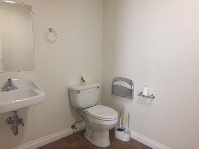 More Photos Of 2900 Bristol St, Costa Mesa Loft Creative Space For Lease