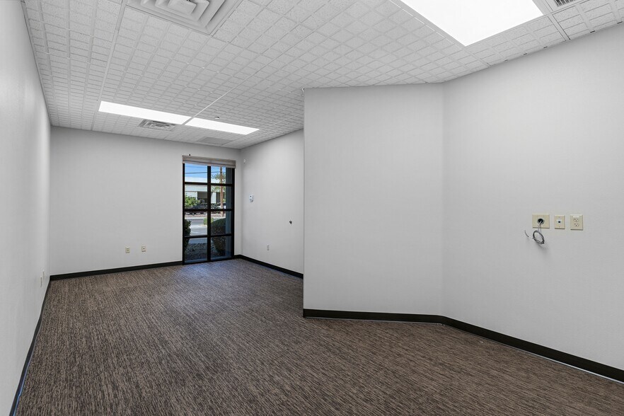 More Photos Of 5670 S Wynn Rd, Las Vegas Research And Development For Lease