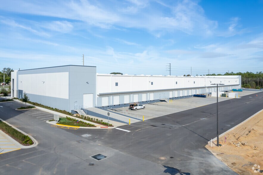 More Photos Of 821 N Old Lake Wilson Rd, Kissimmee Warehouse For Lease