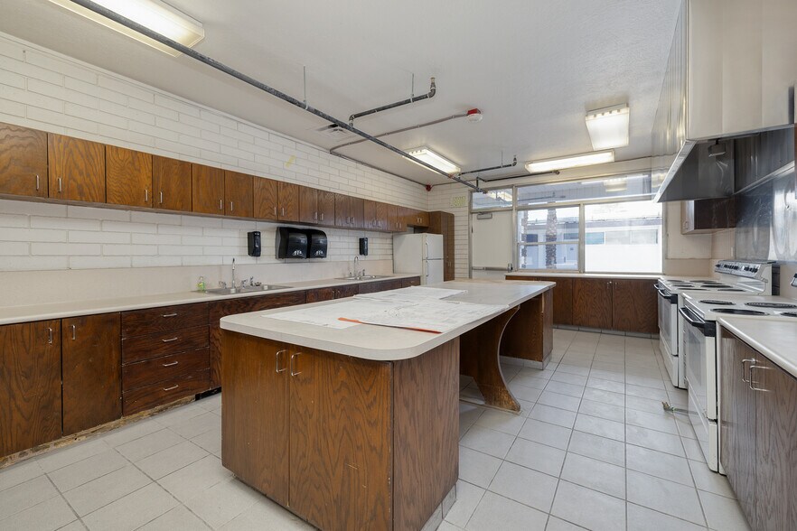 More Photos Of 2401 E Tonopah Ave, North Las Vegas Religious Facility For Sale