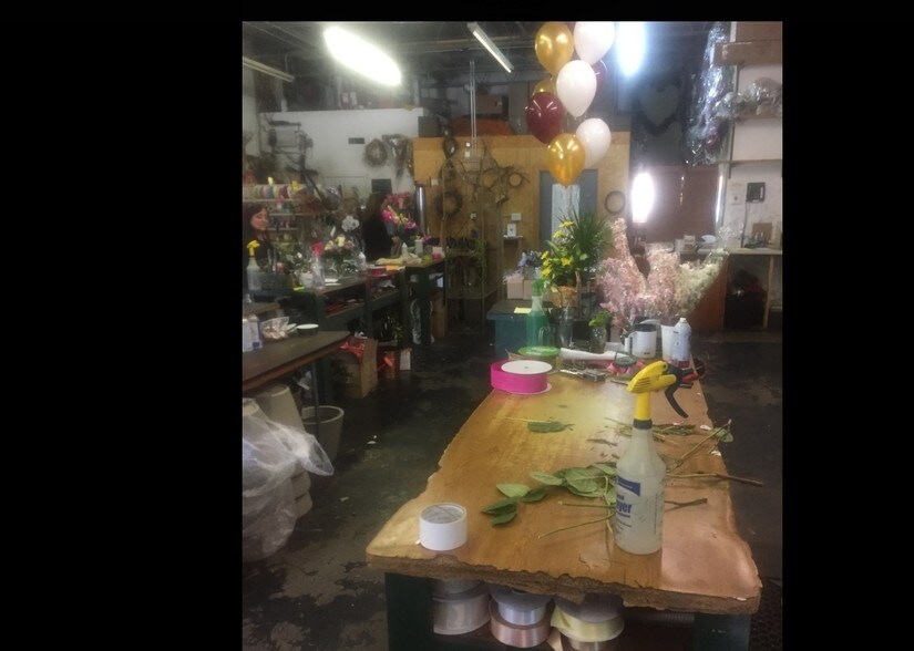 More Photos Of 8277 Market St, Youngstown Freestanding For Sale