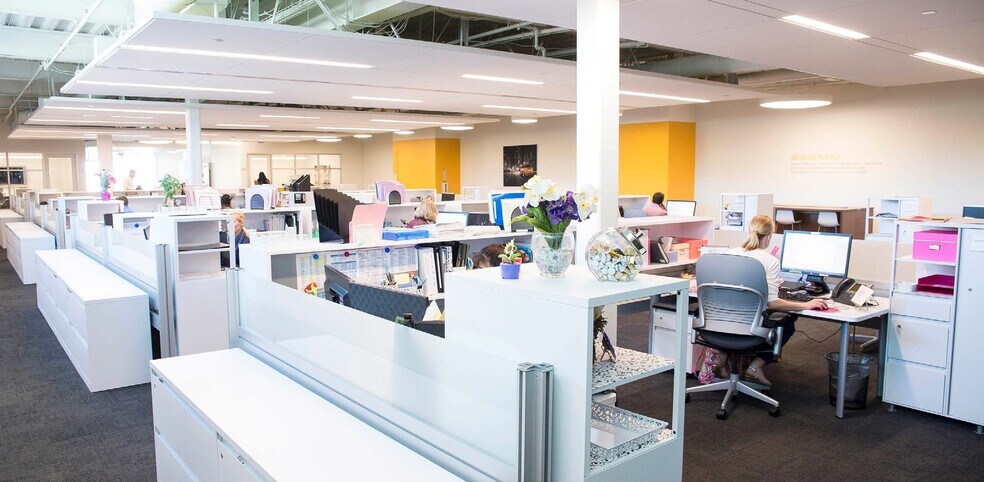 More Photos Of 2201 Corporate Center Dr, Newbury Park Research And Development For Lease