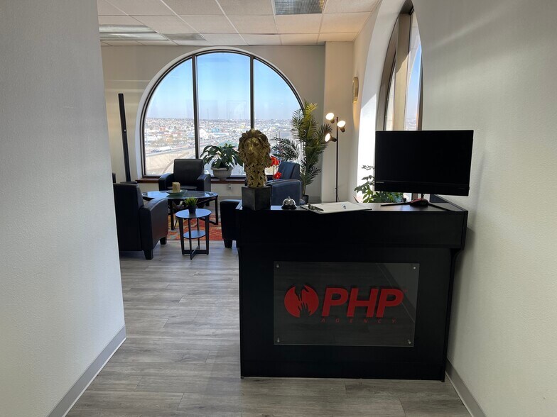More Photos Of 416 N Stanton St, El Paso Office For Lease
