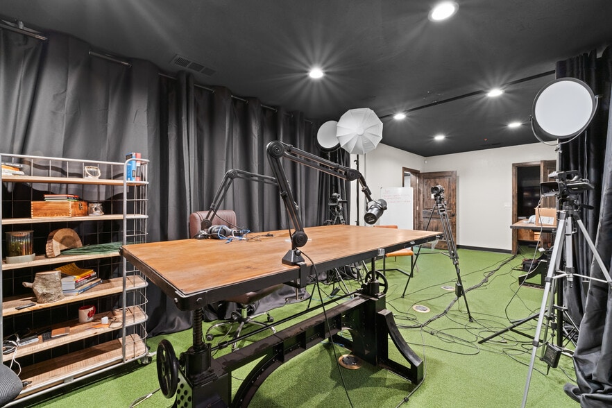 More Photos Of 514 Robertson Blvd, Chowchilla Storefront For Sale