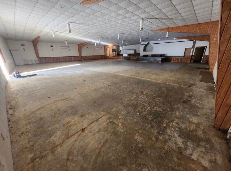 More Photos Of 31647 Highway 377, Whitesboro Light Manufacturing For Lease